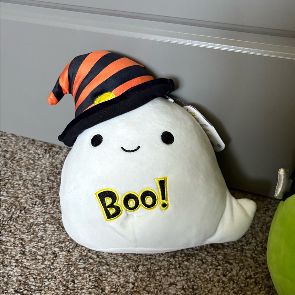 Squishmallow Grace Ghost Plush with Witch Hat
